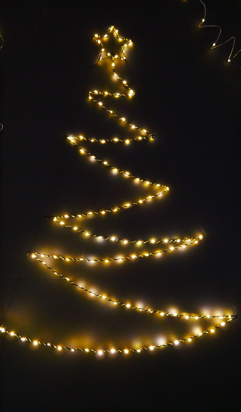 DECORAȚIUNE DE CRĂCIUN - BRAZI LED CU STEA 105 CM 120 L ALB CALD PE BATERII *0221