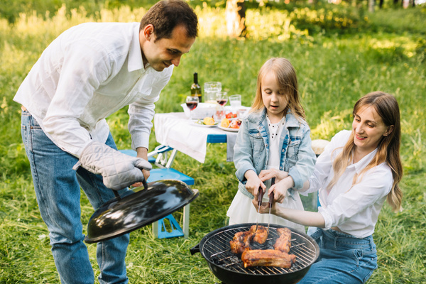 CHARCOAL KETTLE BBQ ON LEGS WITH LID 37 x 37 x 44 CM
