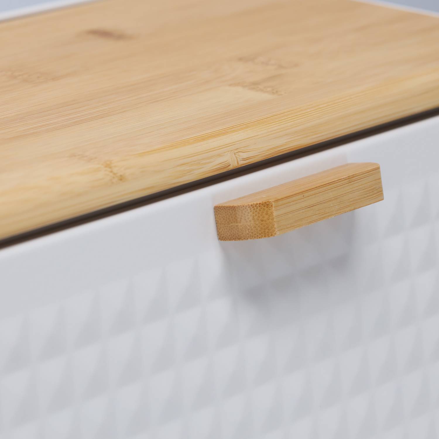 CHLEBAK HIBISCO - EMALIOWANY Z POKRYWĄ BAMBUSOWĄ 35,5 x 17 x 19,5 CM CZARNY pol_pl_CHLEBAK-HIBISCO-EMALIOWANY-Z-POKRYWA-BAMBUSOWA-35-5-x-17-x-19-5-CM-CZARNY-8879-4656_1