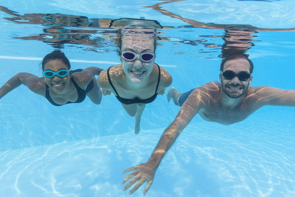 SWIM GOGGLES WITH COLORED LENSES