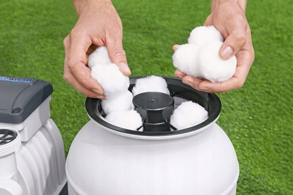 BÍLÉ FILTRAČNÍ KULIČKY 5CM DO PÍSKOVÝCH ČERPADEL 700G *7565