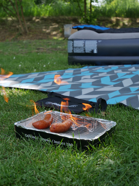 GRILL JEDNORAZOWY BRYKIET 31 x 24 x 5 CM disp=6szt *3681