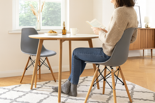 KRZESŁO NOWOCZESNE NA DREWNIANYCH NOGACH - SZARE *7820