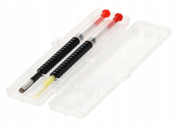 SET OF 2 LARVA TRANSFER SPOONS IN CASE