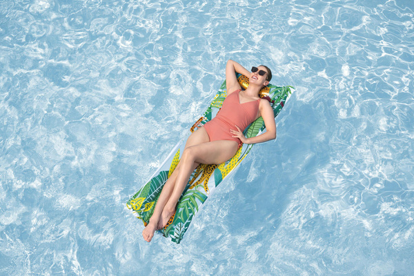 Bestway® 6' x 27"/1.83m x 69cm Fashion Floating Mat