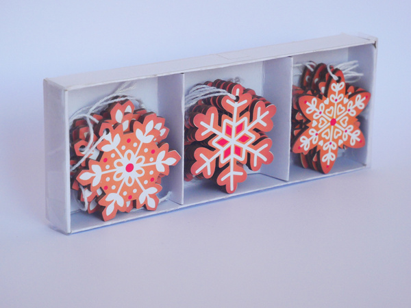 SET OF 18 WOODEN CHRISTMAS DECORATIONS BROWN ASSORTED 3 DESIGNS SNOWFLAKES