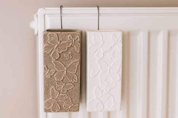 AIR HUMIDIFIER FOR A RADIATOR