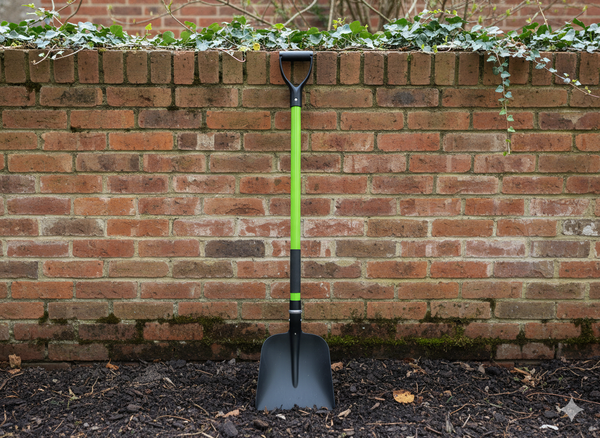 Sand Shovel with Fiberglass Handle 120 CM