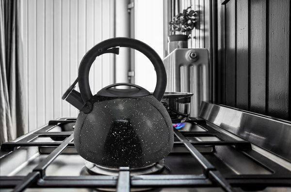 CZAJNIK ZE STALI NIERDZEWNEJ 3,0 L BLACK GLOSS *0739