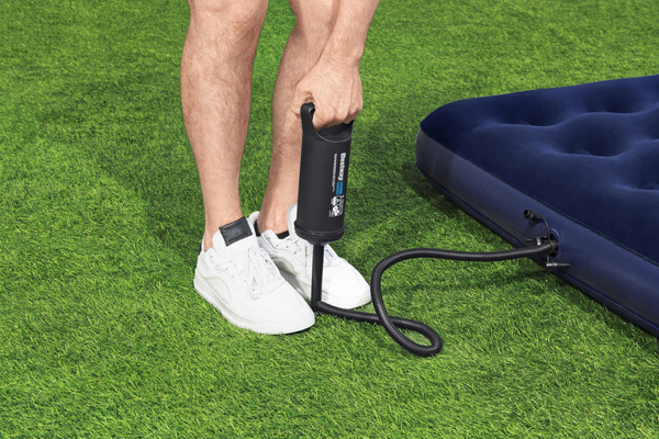 Bestway® 80" x 60" x 8.75"/2.03m x 1.52m x 22cm Air Mattress Queen Manual Hand Pump