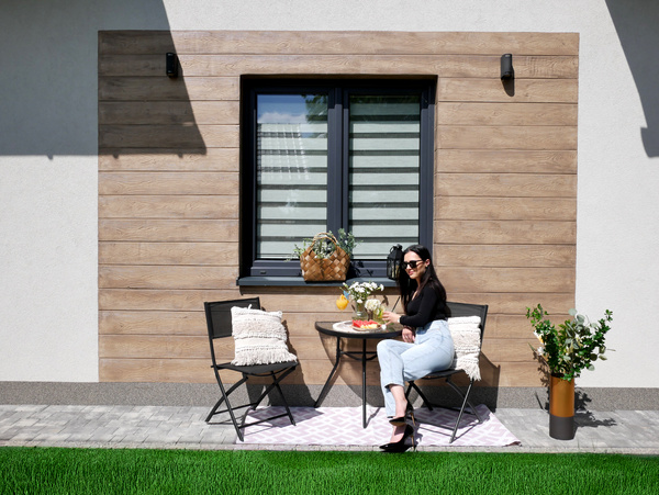 ZESTAW MEBLI BALKONOWYCH - STOLIK POŁÓWKA + 2 SKŁADANE KRZESŁA - CZARNY *7132