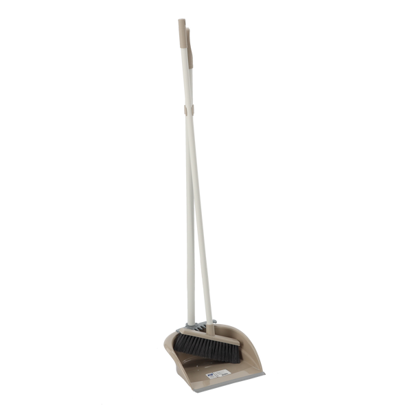 LENIUCH S HŘEBENEM NA ČIŠTĚNÍ ŠTĚTCE *1589