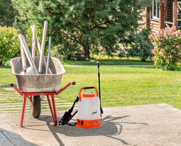 AKUMULÁTOROVÝ POSTŘIKOVAČ 5 L 