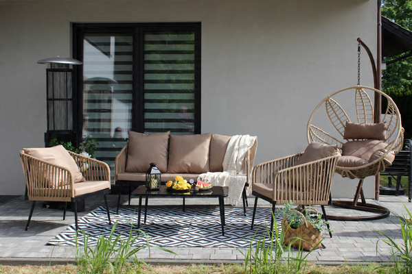 ZESTAW MEBLI OGRODOWYCH Z PLECIONEJ LINY (2 FOTELE + SOFA + STOLIK) - BEŻOWY, PODUSZKI - BEŻOWE *8517