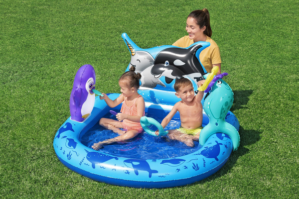 Bestway 53" x 51.5" x 28.5"/1.34m x 1.31m x 73cm Polar Pals Play Center