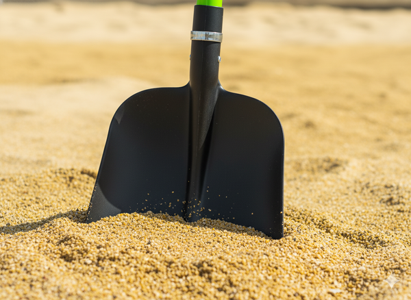 Sand Shovel with Fiberglass Handle 120 CM