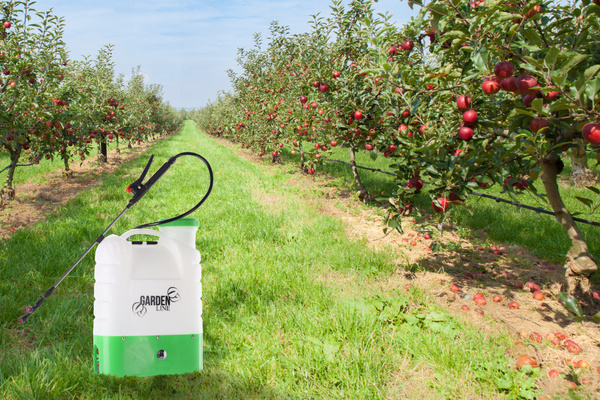 OPRYSKIWACZ AKUMULATOROWY PLECAKOWY 16 L *1633