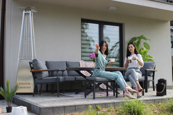 ZESTAW MEBLI OGRODOWYCH ALUMINIOWYCH TEAKOWYCH (SOFA + 2 FOTELE + STÓŁ + 2 TABORETY) ANTRACYT + SZARE PODUSZKI