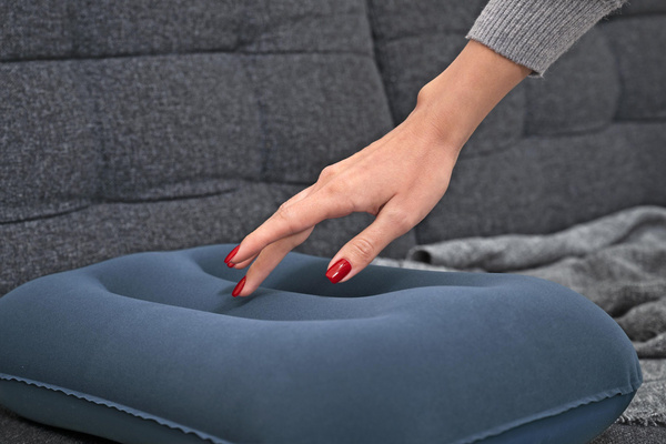 INFLATABLE PILLOW 48 X 30 X 10 CM / TRAVEL