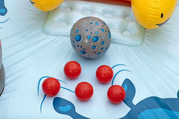 "8'7"" x 6'2"" x 40""/2.62m x 1.88m x 1.02m
Volcano Springs Play Center"		