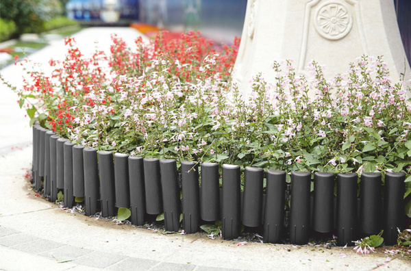 SET OF 8 GARDEN STAKES 23.5 x 28 CM