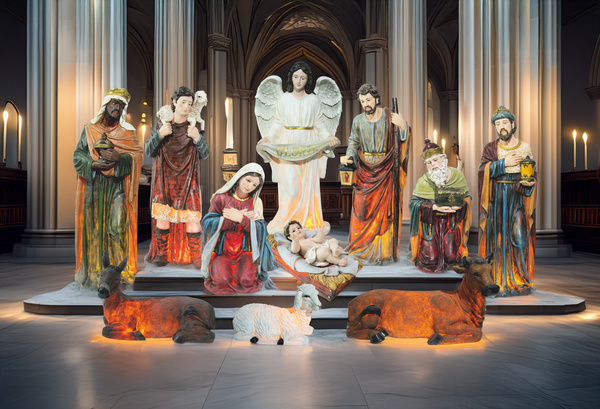 SET OF 11 CHRISTMAS FIGURES 120 CM RESIN ILLUMINATED