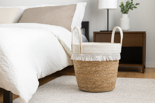 WOVEN BASKET 32 X 25 X 28/38 CM FROM SEAGRASS WITH TASSELS