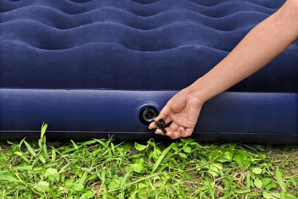 Bestway® 75" x 54" x 8.75"/1.91m x 1.37m x 22cm Air Mattress Full