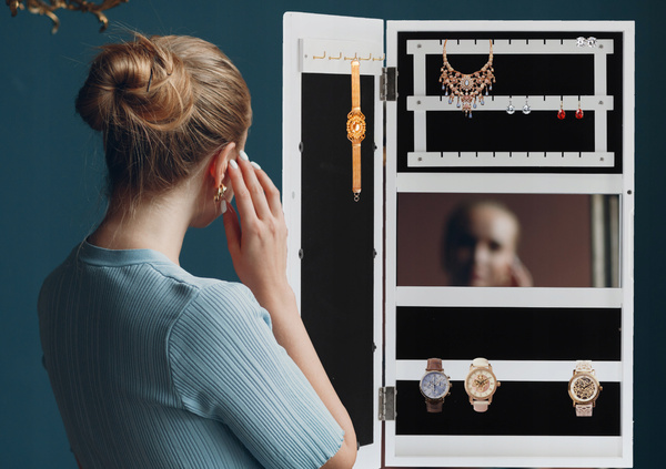 SZAFKA WISZĄCA ŚCIENNA NA BIŻUTERIĘ 31 x 9,5 x 56 cm *1240