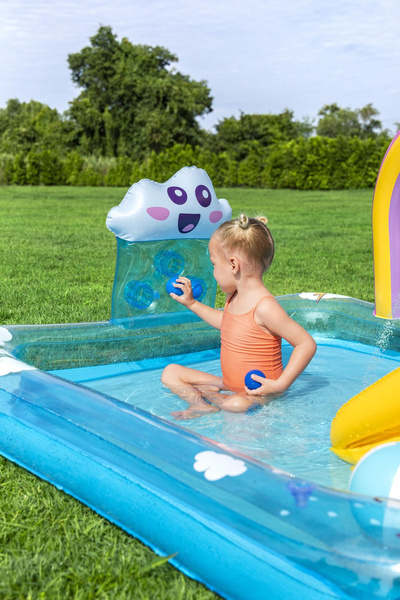 6'2" x 59" x 35"/1.88m x 1.50m x 89cm Rainbows 'N Rays Play Center		